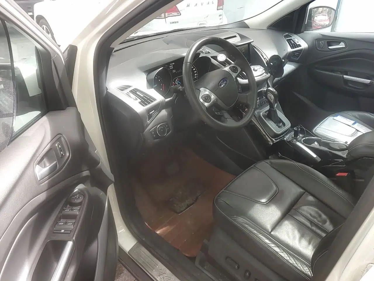 Ford Kuga 2013 2.0L GTDi Four-Wheel-Drive Sport Model — миниатюра 17
