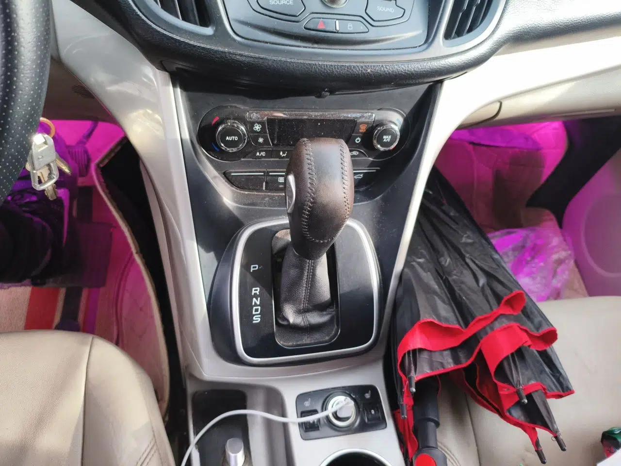 Ford Kuga 2013 1.6L GTDi 4x4 Elite Model — миниатюра 15