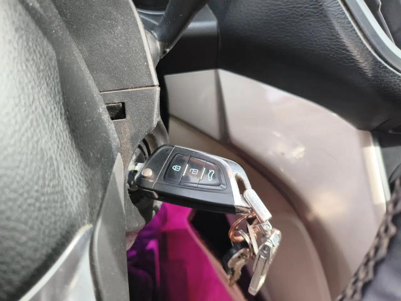 Ford Kuga 2013 1.6L GTDi 4x4 Elite Model — миниатюра 9