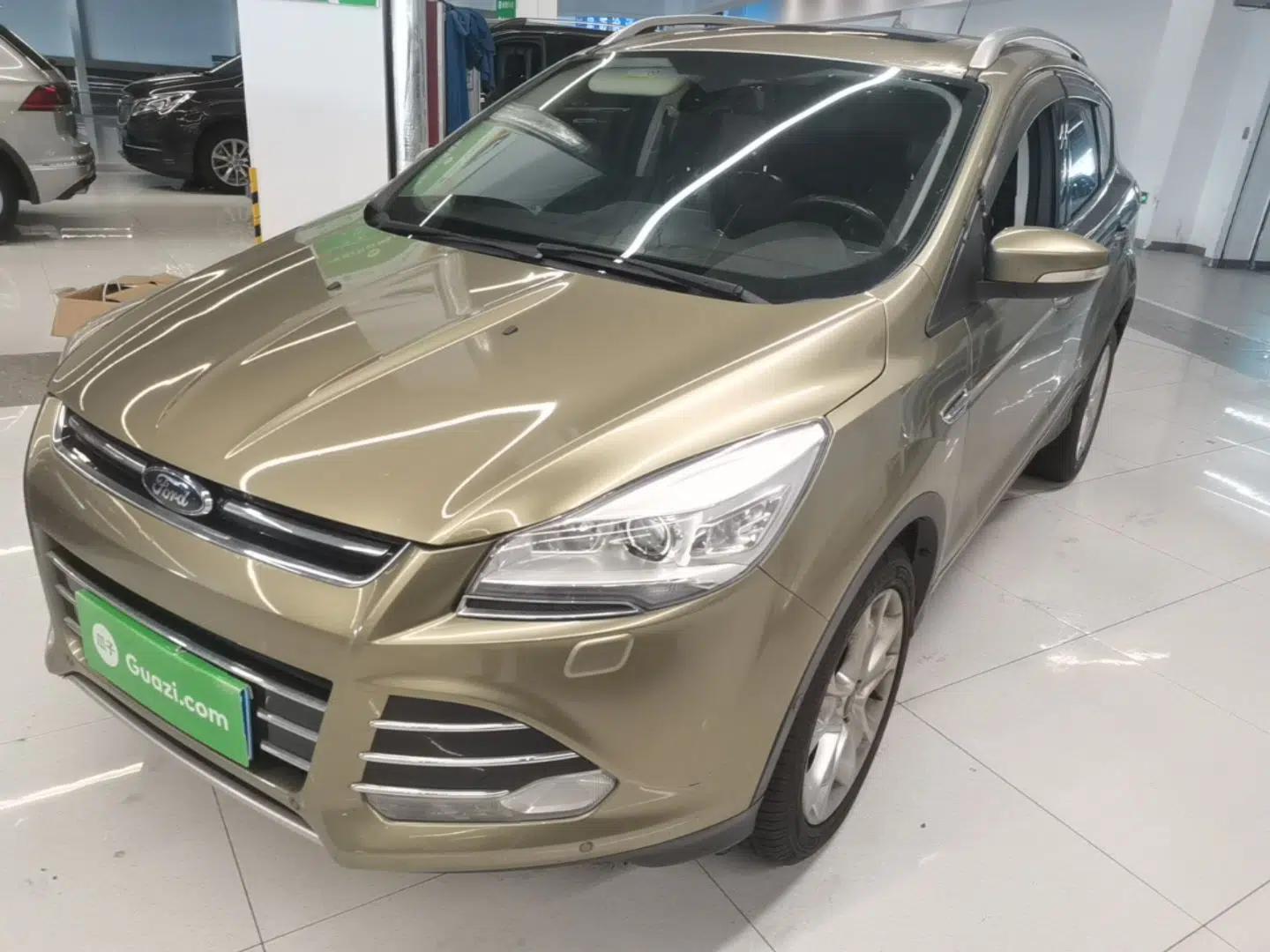 Ford Kuga 2015 2.0L GTDi Four-Wheel-Drive Sport Model — миниатюра 1