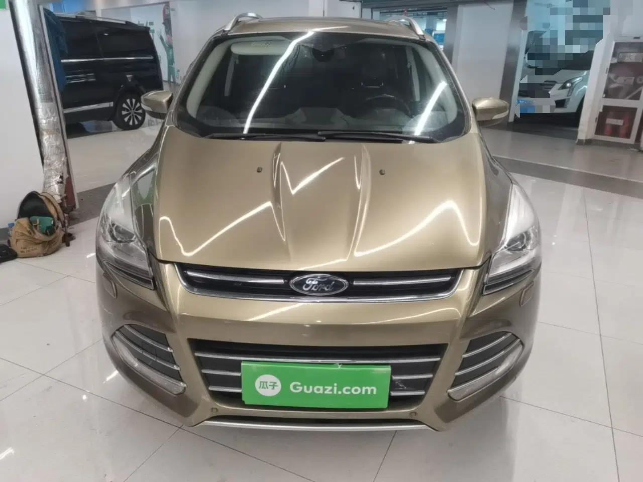 Ford Kuga 2015 2.0L GTDi Four-Wheel-Drive Sport Model — миниатюра 2
