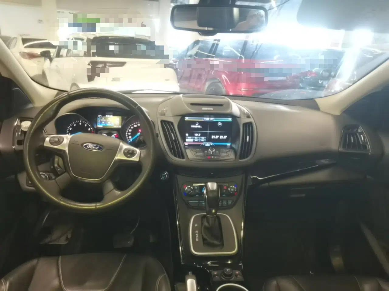 Ford Kuga 2015 2.0L GTDi Four-Wheel-Drive Sport Model — миниатюра 13