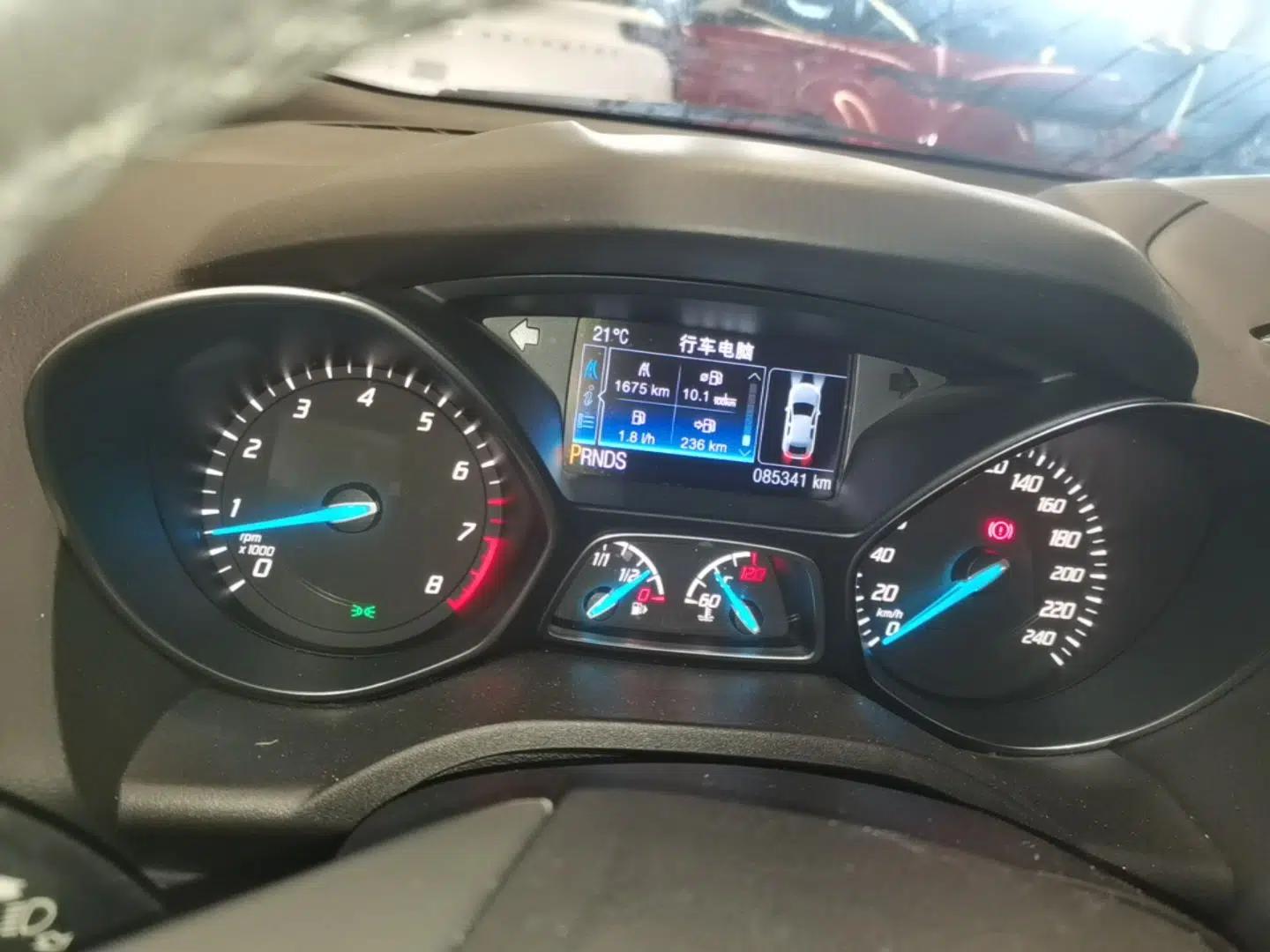 Ford Kuga 2015 2.0L GTDi Four-Wheel-Drive Sport Model — миниатюра 15