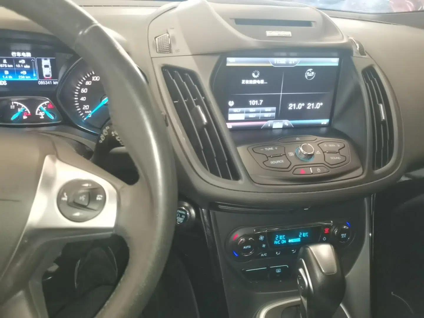 Ford Kuga 2015 2.0L GTDi Four-Wheel-Drive Sport Model — миниатюра 16