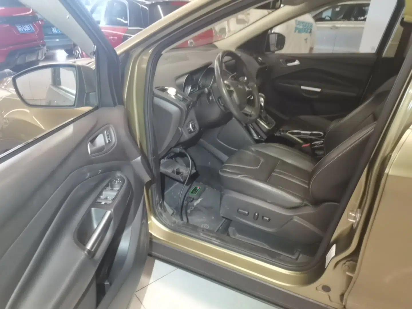 Ford Kuga 2015 2.0L GTDi Four-Wheel-Drive Sport Model — миниатюра 19