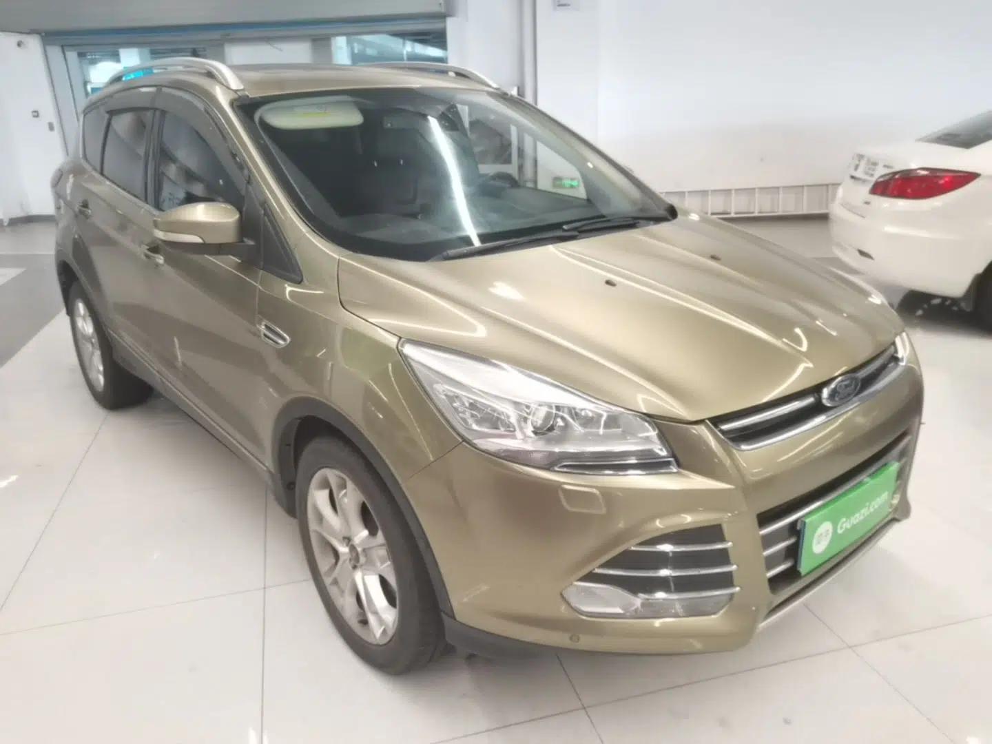 Ford Kuga 2015 2.0L GTDi Four-Wheel-Drive Sport Model — миниатюра 3