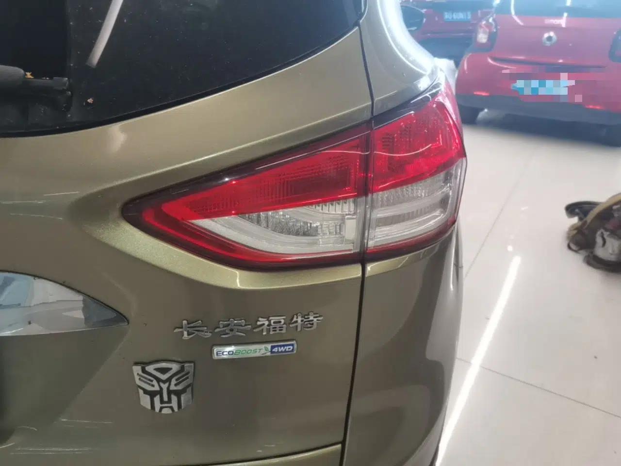 Ford Kuga 2015 2.0L GTDi Four-Wheel-Drive Sport Model — миниатюра 7