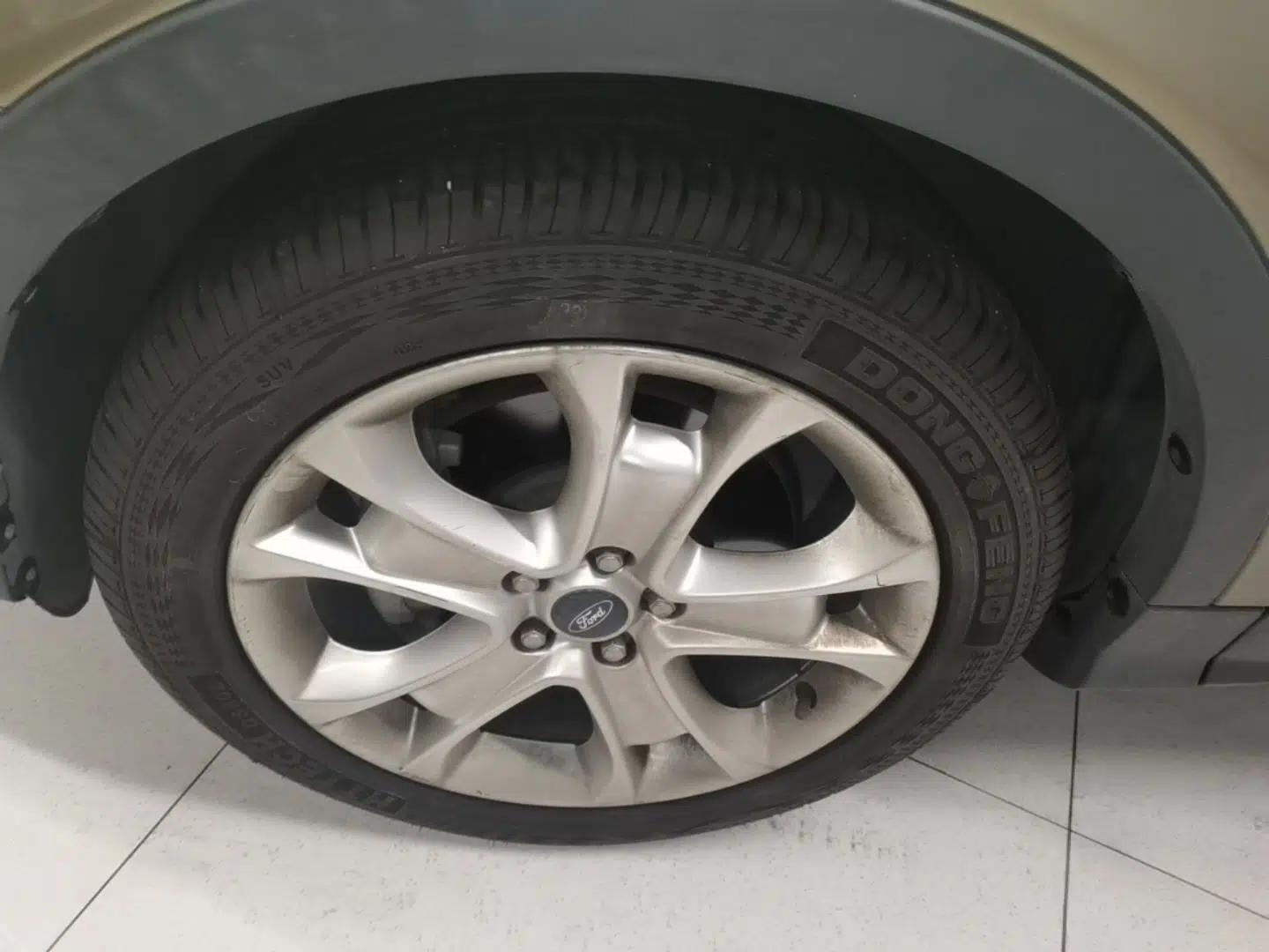 Ford Kuga 2015 2.0L GTDi Four-Wheel-Drive Sport Model — миниатюра 8