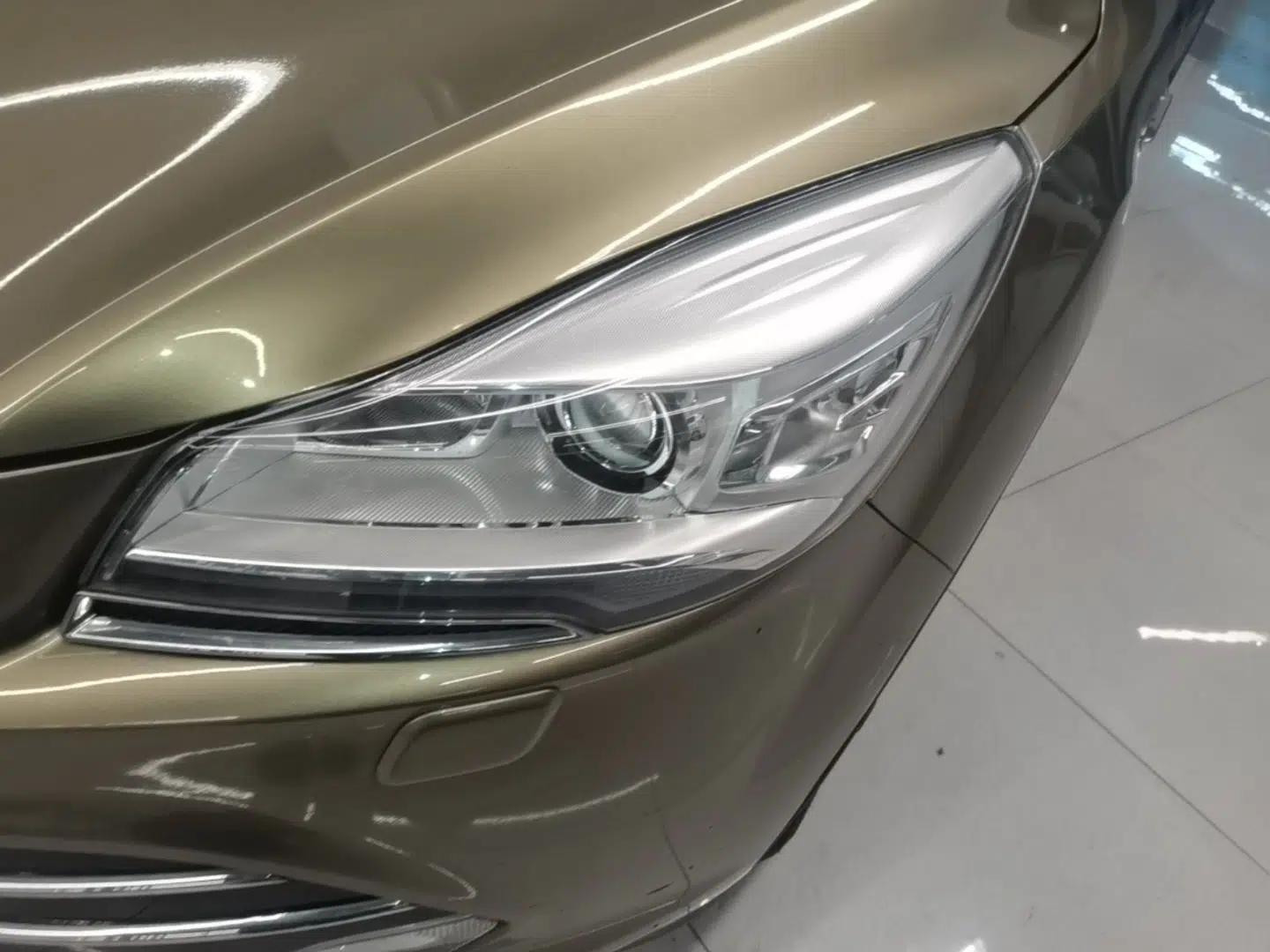 Ford Kuga 2015 2.0L GTDi Four-Wheel-Drive Sport Model — миниатюра 9