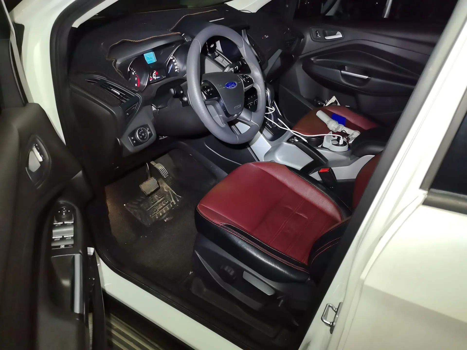 Ford Kuga 2015 1.5L GTDi Two-Wheel-Drive Comfort Model — миниатюра 13