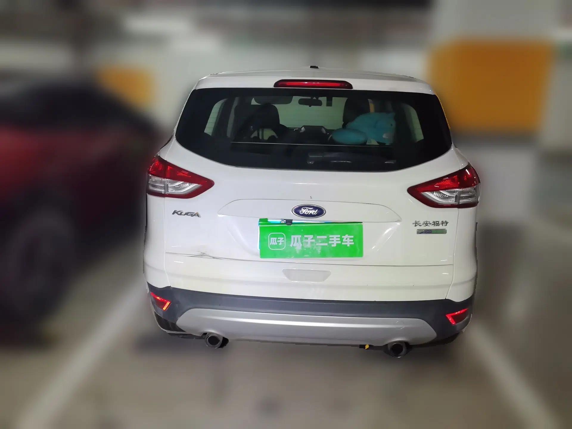 Ford Kuga 2015 1.5L GTDi Two-Wheel-Drive Comfort Model — миниатюра 3