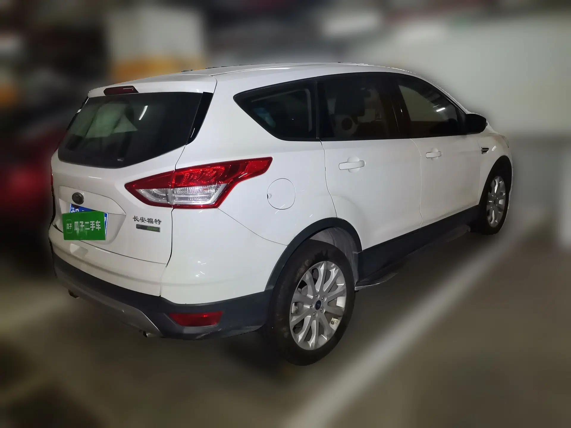 Ford Kuga 2015 1.5L GTDi Two-Wheel-Drive Comfort Model — миниатюра 4