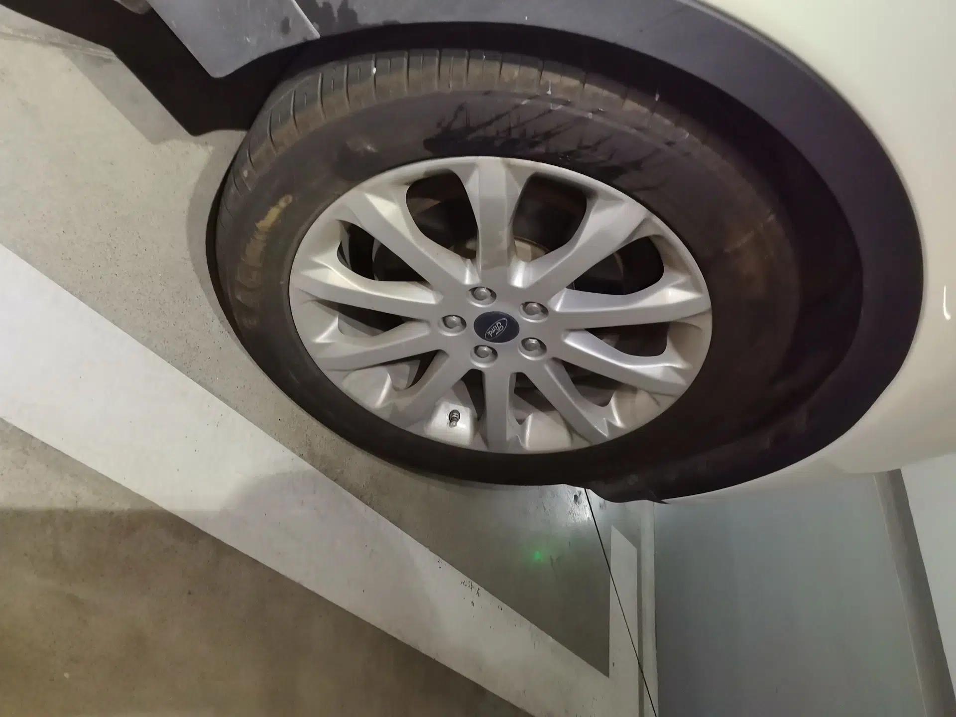 Ford Kuga 2015 1.5L GTDi Two-Wheel-Drive Comfort Model — миниатюра 5