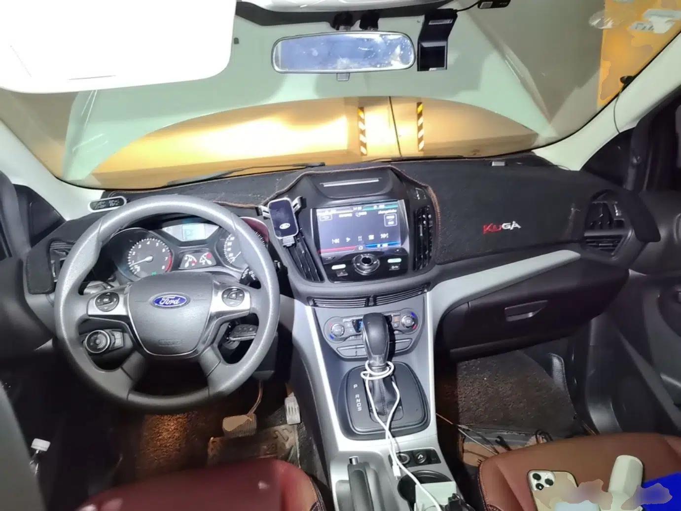 Ford Kuga 2015 1.5L GTDi Two-Wheel-Drive Comfort Model — миниатюра 6