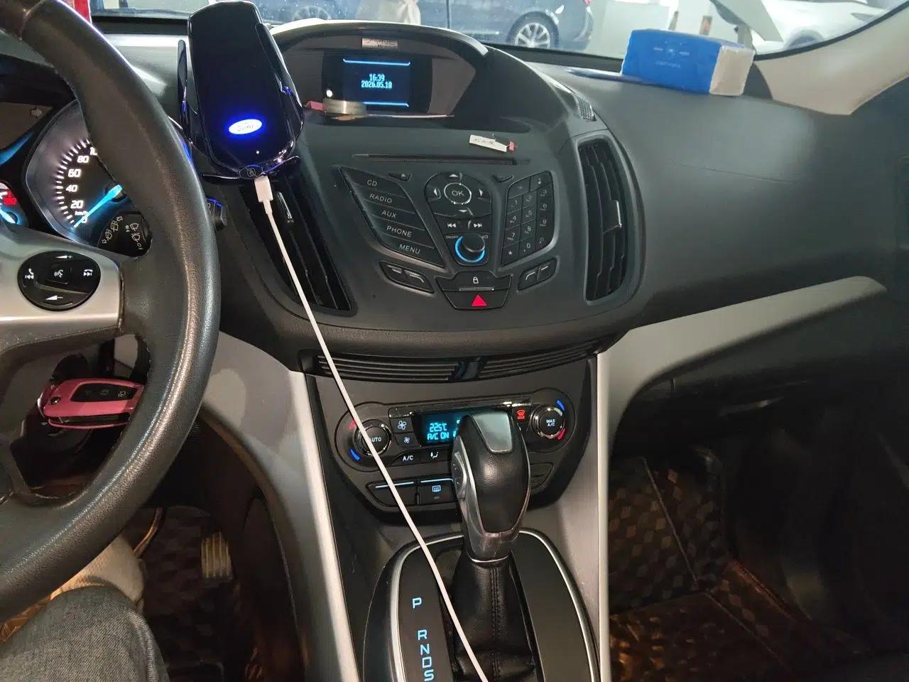 Ford Kuga 2013 1.6L GTDi Two-Wheel-Drive Trend Model — миниатюра 14