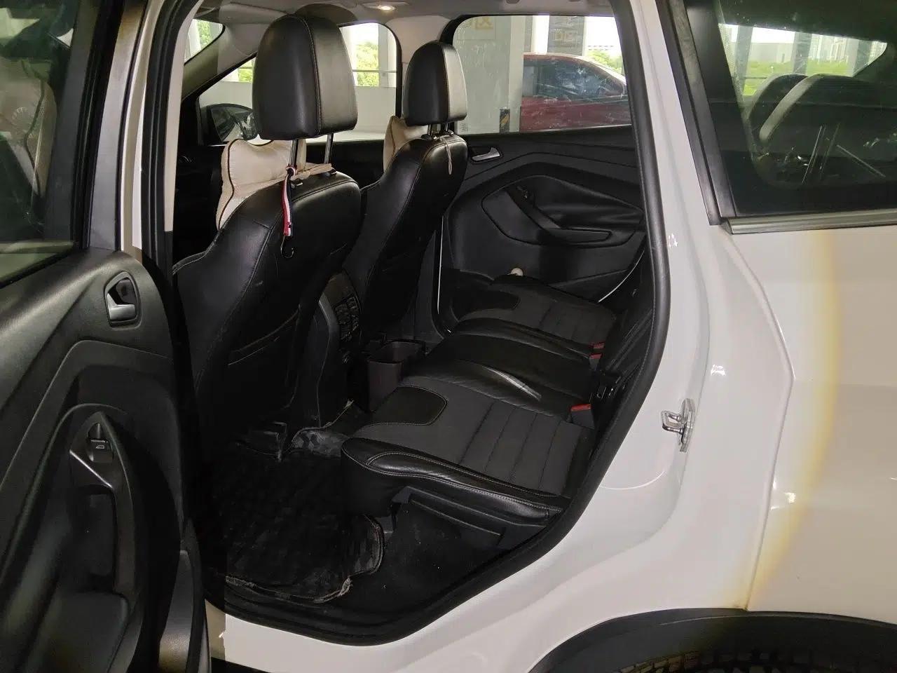 Ford Kuga 2013 1.6L GTDi Two-Wheel-Drive Trend Model — миниатюра 18