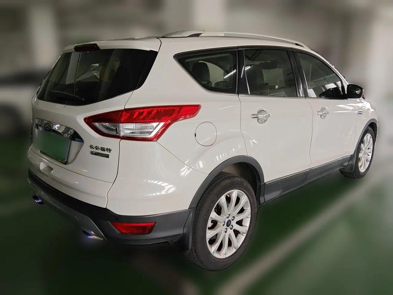 Ford Kuga 2013 1.6L GTDi Two-Wheel-Drive Trend Model — миниатюра 6
