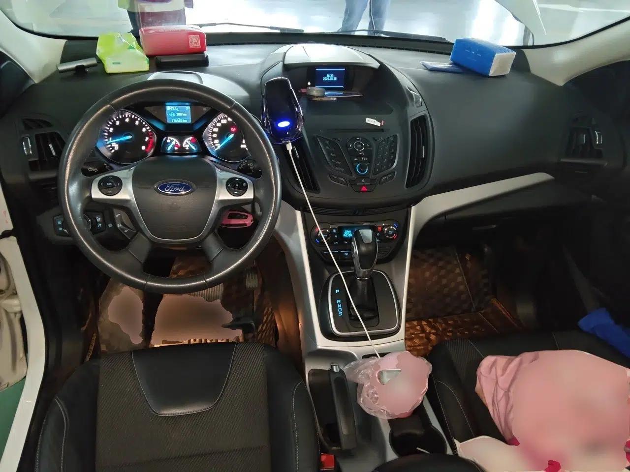 Ford Kuga 2013 1.6L GTDi Two-Wheel-Drive Trend Model — миниатюра 10