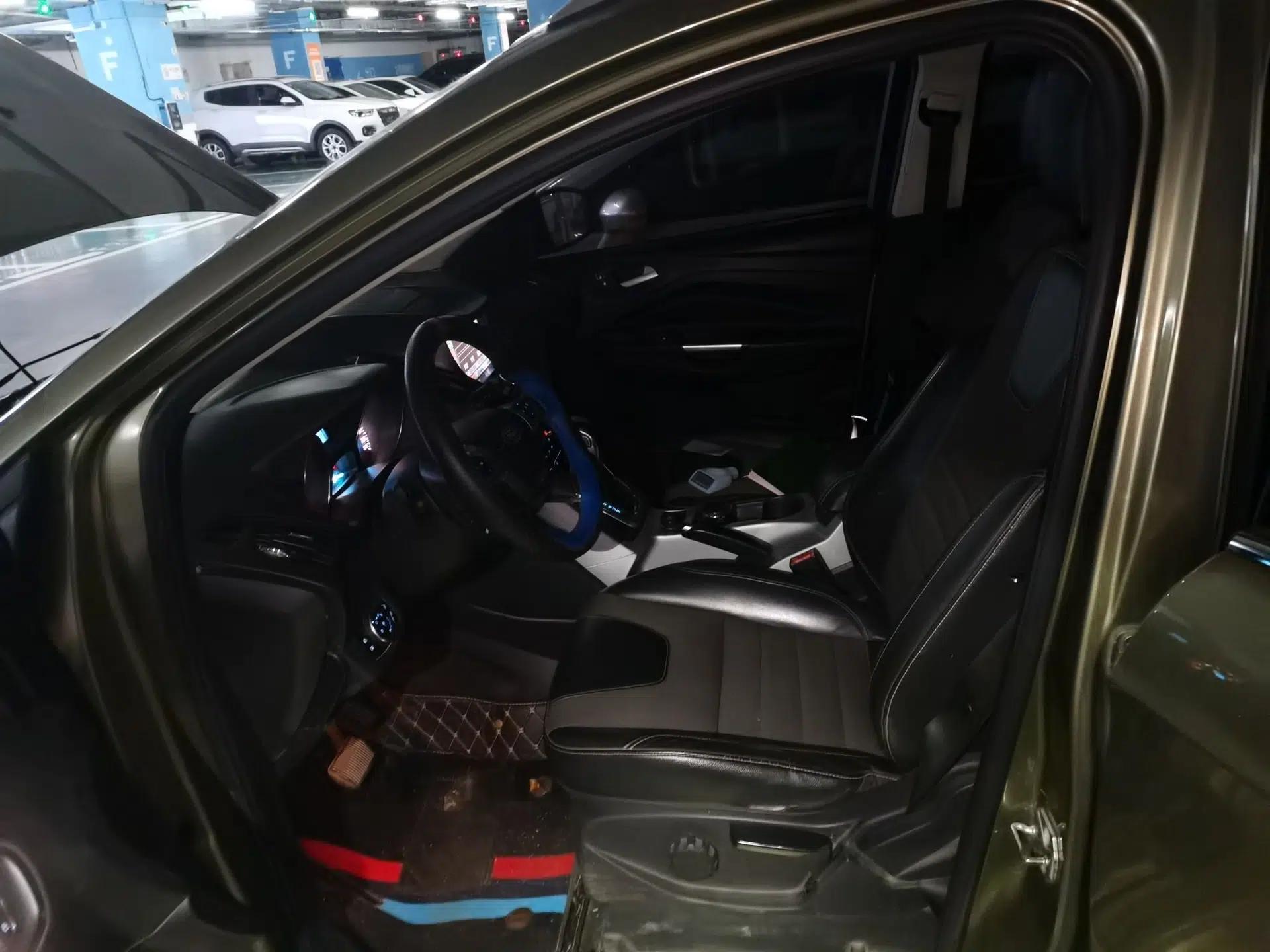 Ford Kuga 2015 1.5L GTDi Two-Wheel Drive Fashion Edition — миниатюра 17