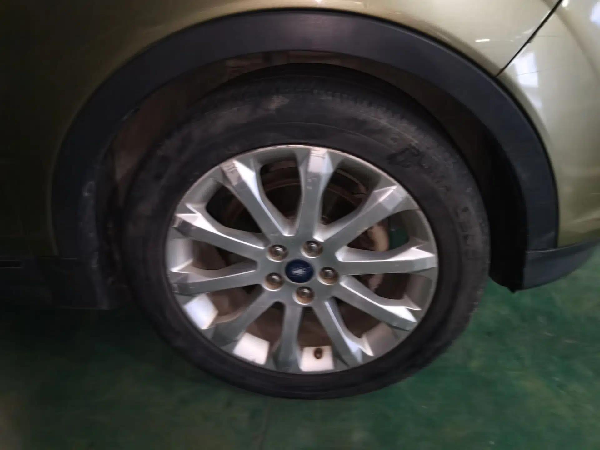 Ford Kuga 2015 1.5L GTDi Two-Wheel Drive Fashion Edition — миниатюра 8
