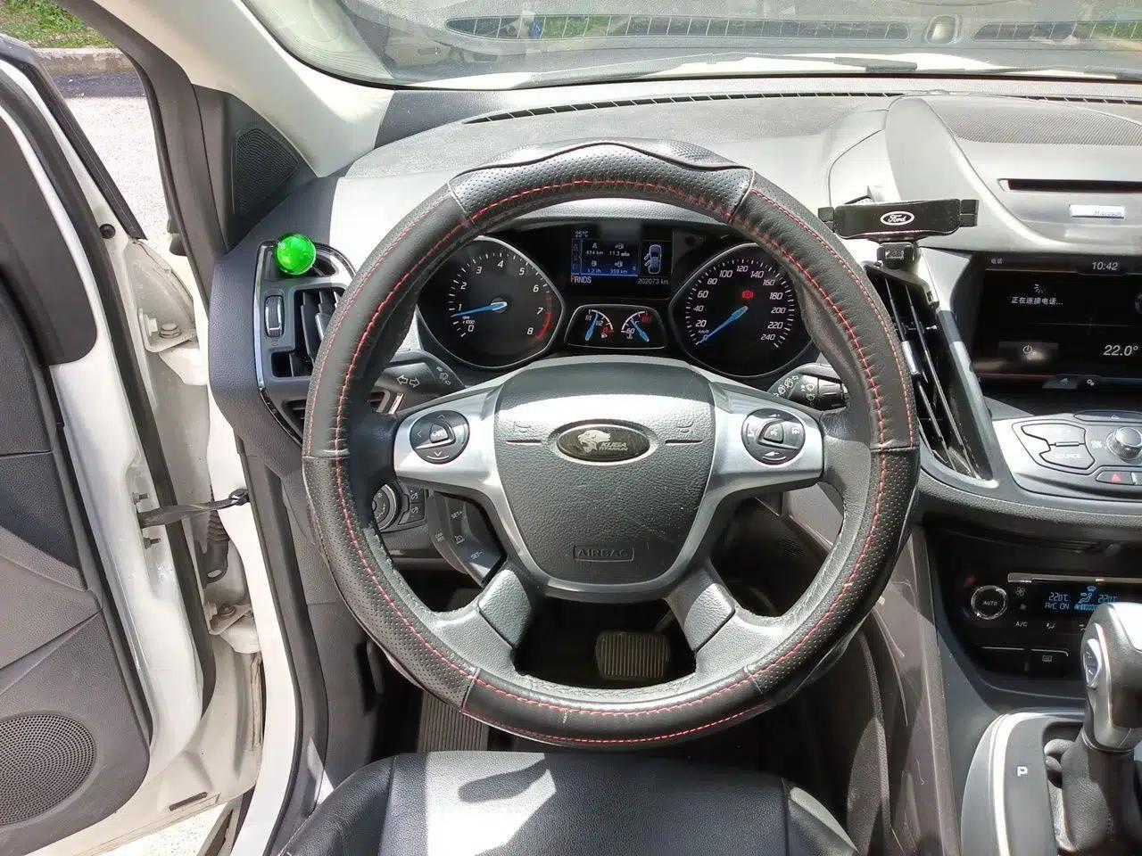 Ford Kuga 2015 1.5L GTDi Four-Wheel-Drive Elite Model — миниатюра 11