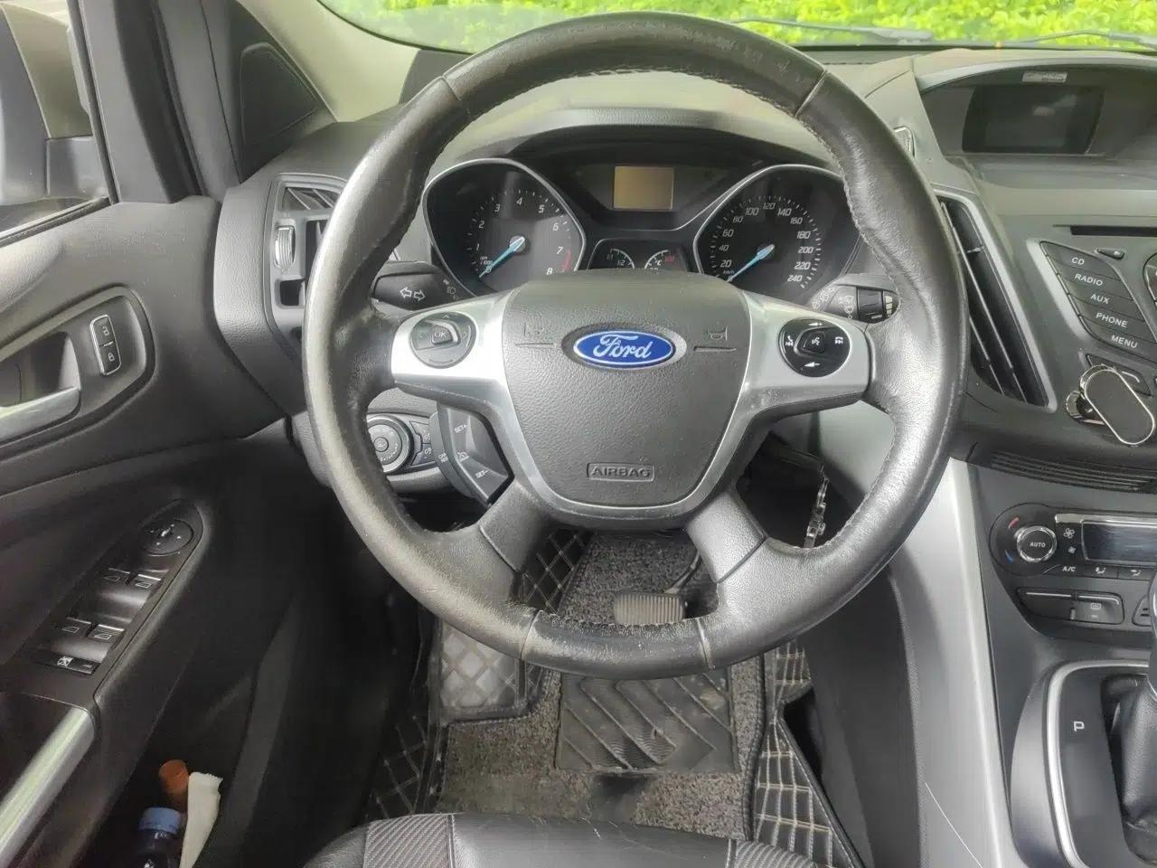 Ford Kuga 2013 1.6L GTDi Two-Wheel-Drive Trend Model — миниатюра 11