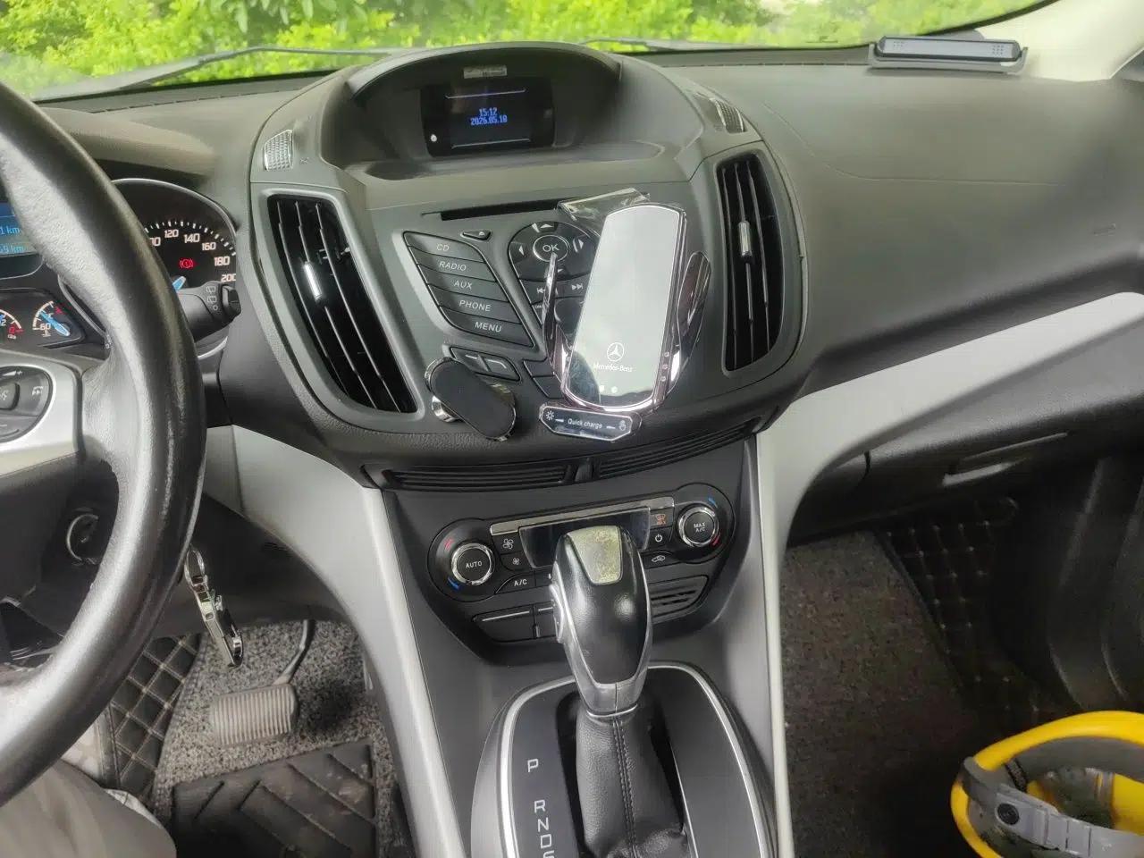 Ford Kuga 2013 1.6L GTDi Two-Wheel-Drive Trend Model — миниатюра 14