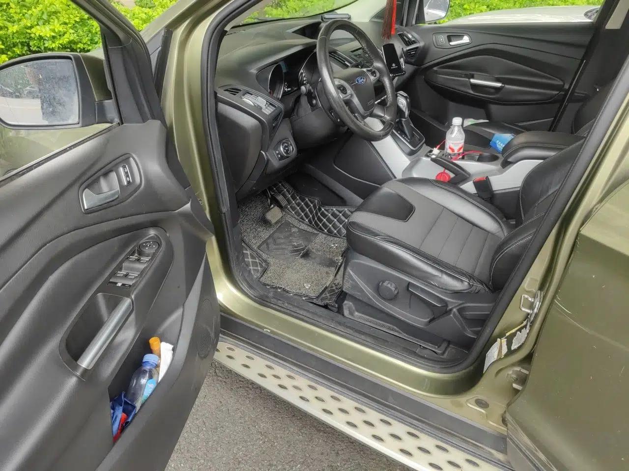 Ford Kuga 2013 1.6L GTDi Two-Wheel-Drive Trend Model — миниатюра 17