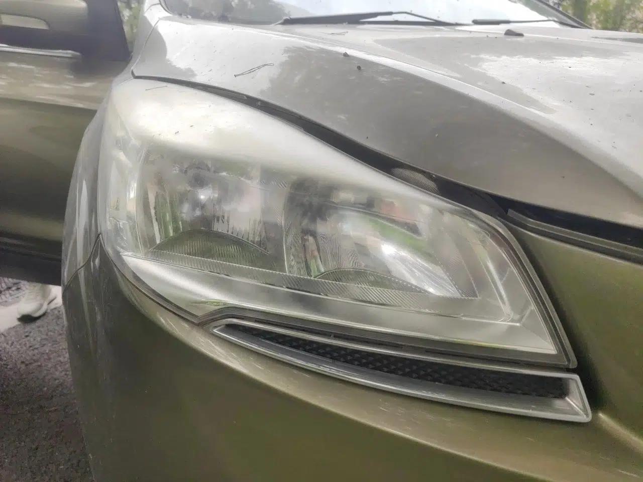 Ford Kuga 2013 1.6L GTDi Two-Wheel-Drive Trend Model — миниатюра 7