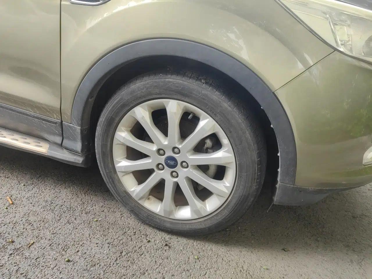 Ford Kuga 2013 1.6L GTDi Two-Wheel-Drive Trend Model — миниатюра 8