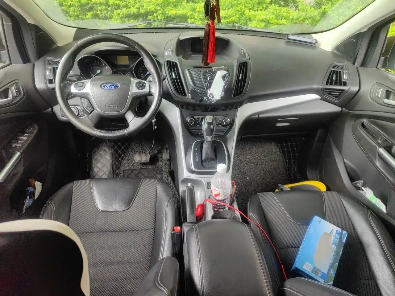 Ford Kuga 2013 1.6L GTDi Two-Wheel-Drive Trend Model — миниатюра 10