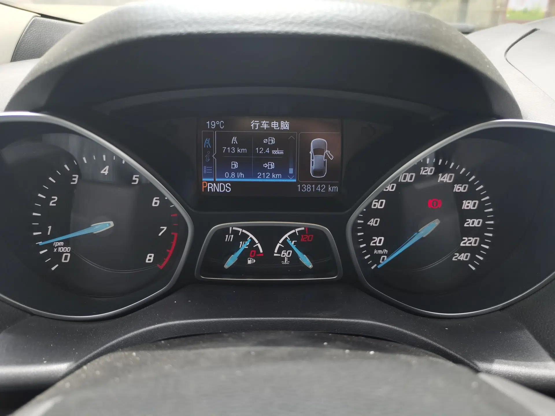 Ford Kuga 2013 2.0L GTDi Four-Wheel-Drive Sport Model — миниатюра 12