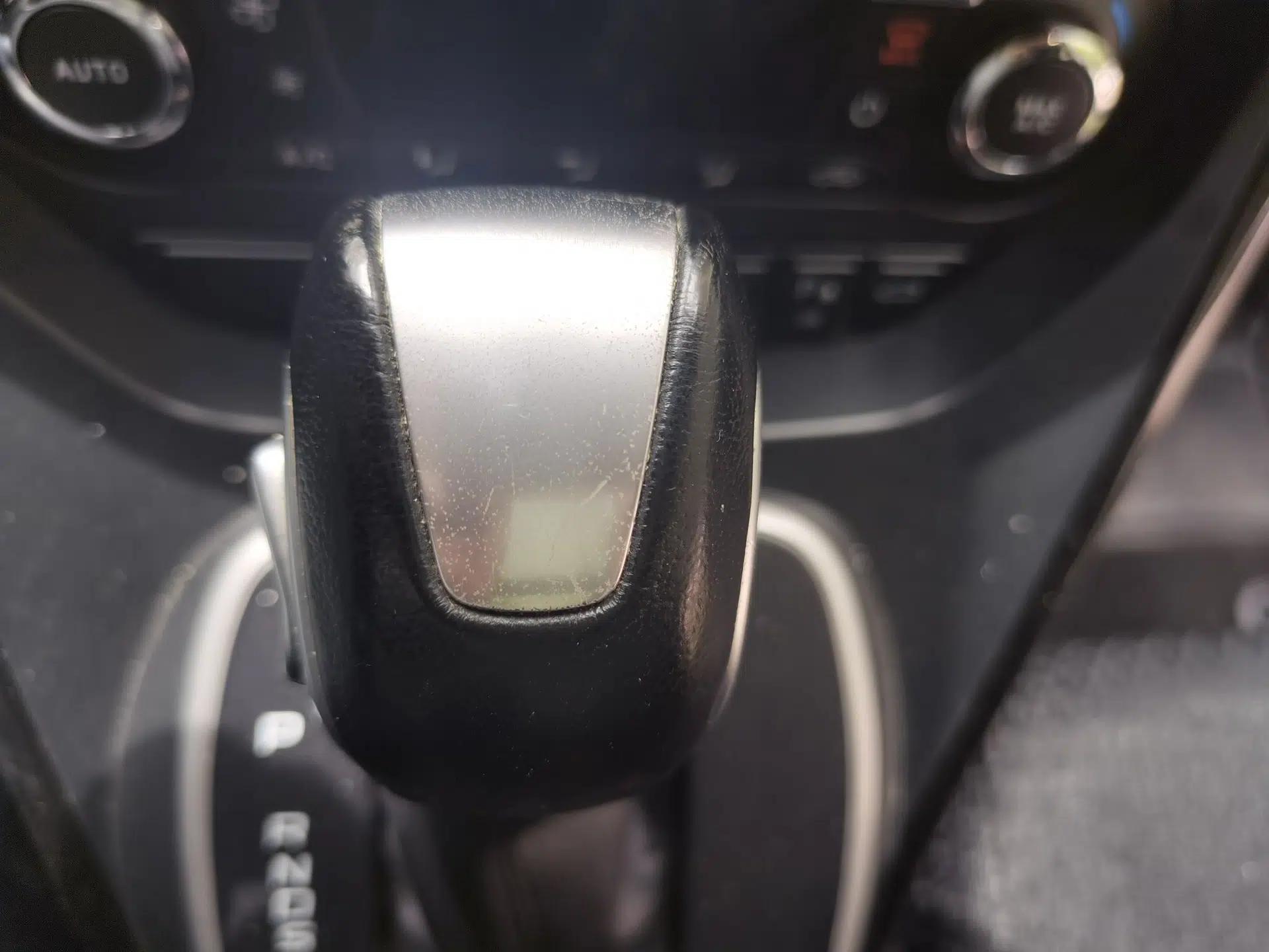 Ford Kuga 2013 2.0L GTDi Four-Wheel-Drive Sport Model — миниатюра 15