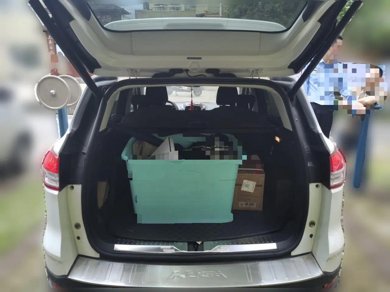 Ford Kuga 2013 2.0L GTDi Four-Wheel-Drive Sport Model — миниатюра 20
