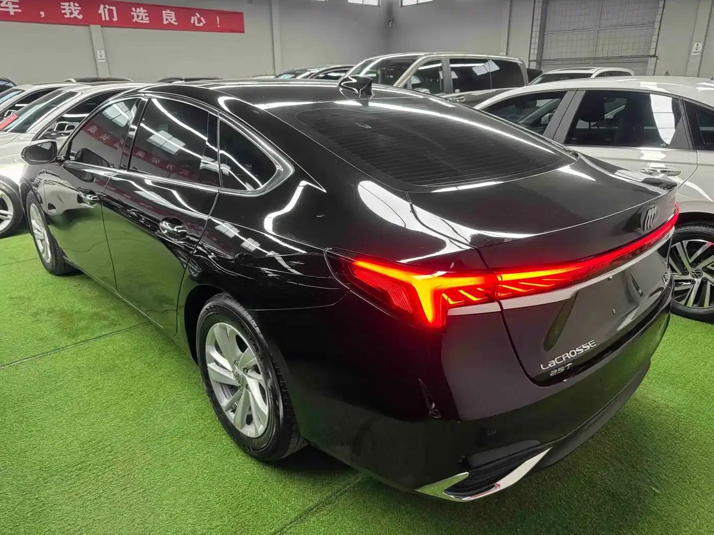 Buick LaCrosse 2023 Facelift 25T Exceeding Edition — миниатюра 6