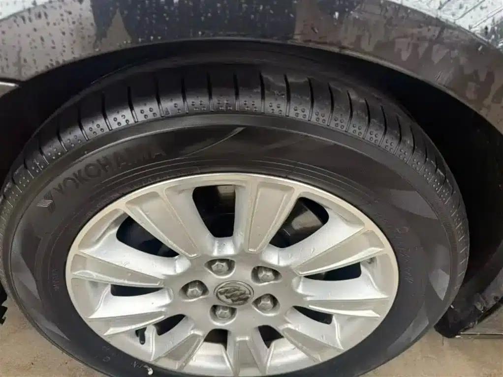 Buick LaCrosse 2009 2.4L Luxury Edition — миниатюра 2
