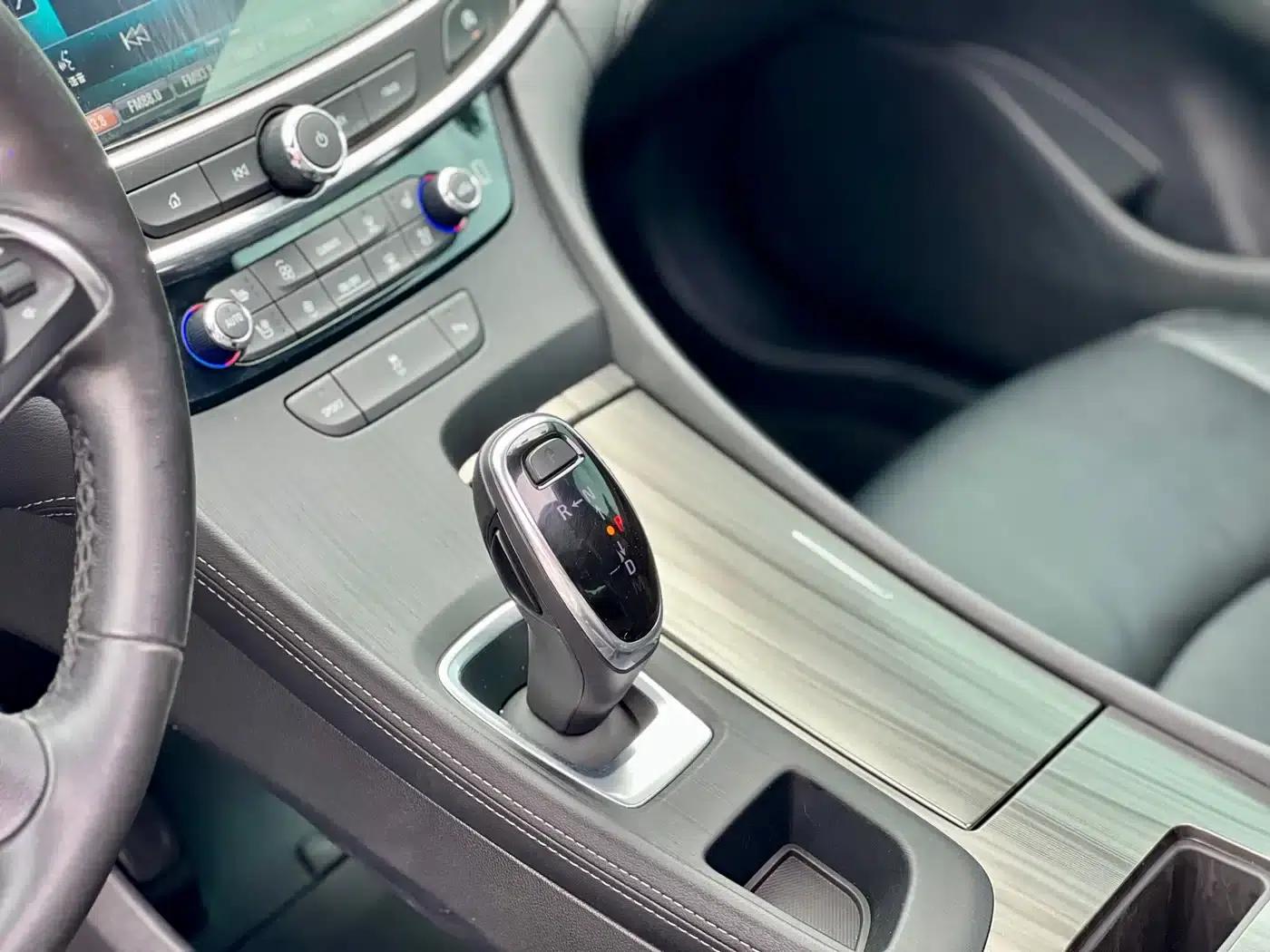 Buick LaCrosse 2018 20T Elite — миниатюра 9