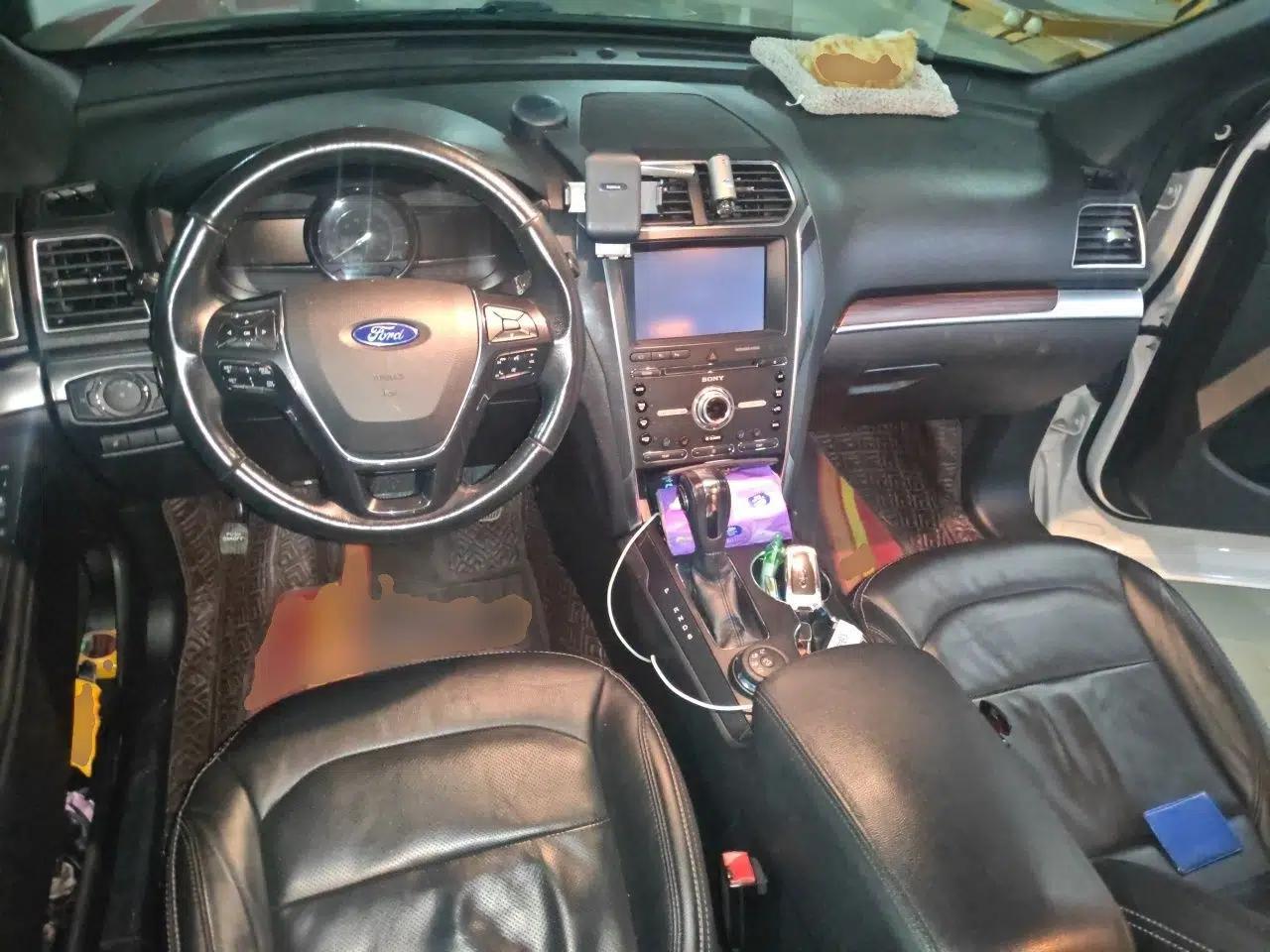 Ford Explorer 2017 2.3T Elite Edition — миниатюра 10