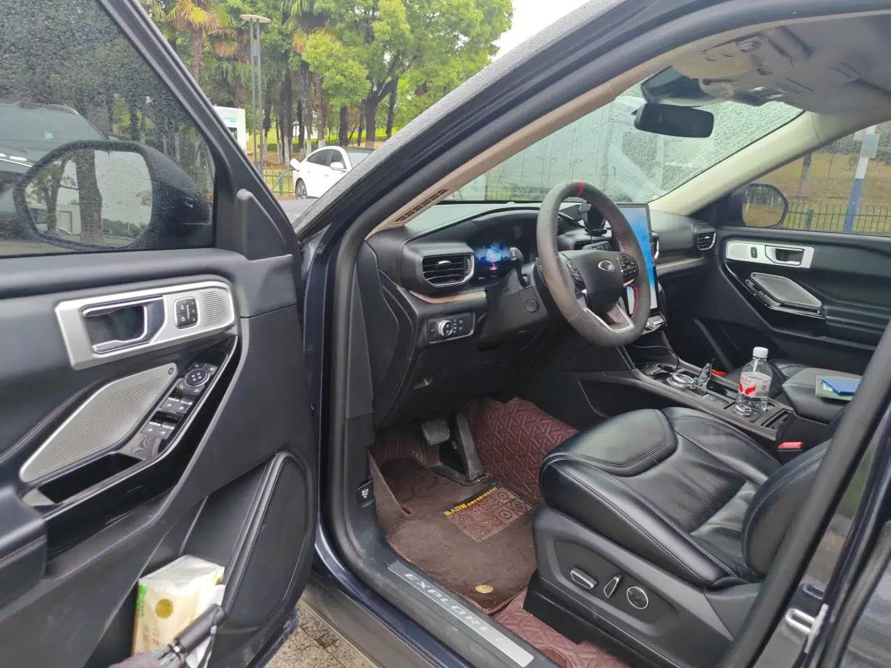 Ford Explorer 2020 EcoBoost 285 4x4 Platinum Edition 7-Seater — миниатюра 17