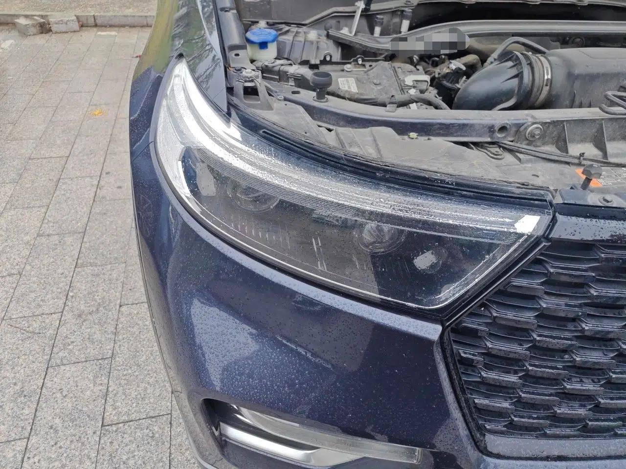 Ford Explorer 2020 EcoBoost 285 4x4 Platinum Edition 7-Seater — миниатюра 7