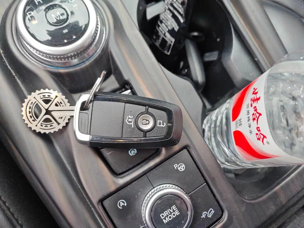 Ford Explorer 2020 EcoBoost 285 4x4 Platinum Edition 7-Seater — миниатюра 9