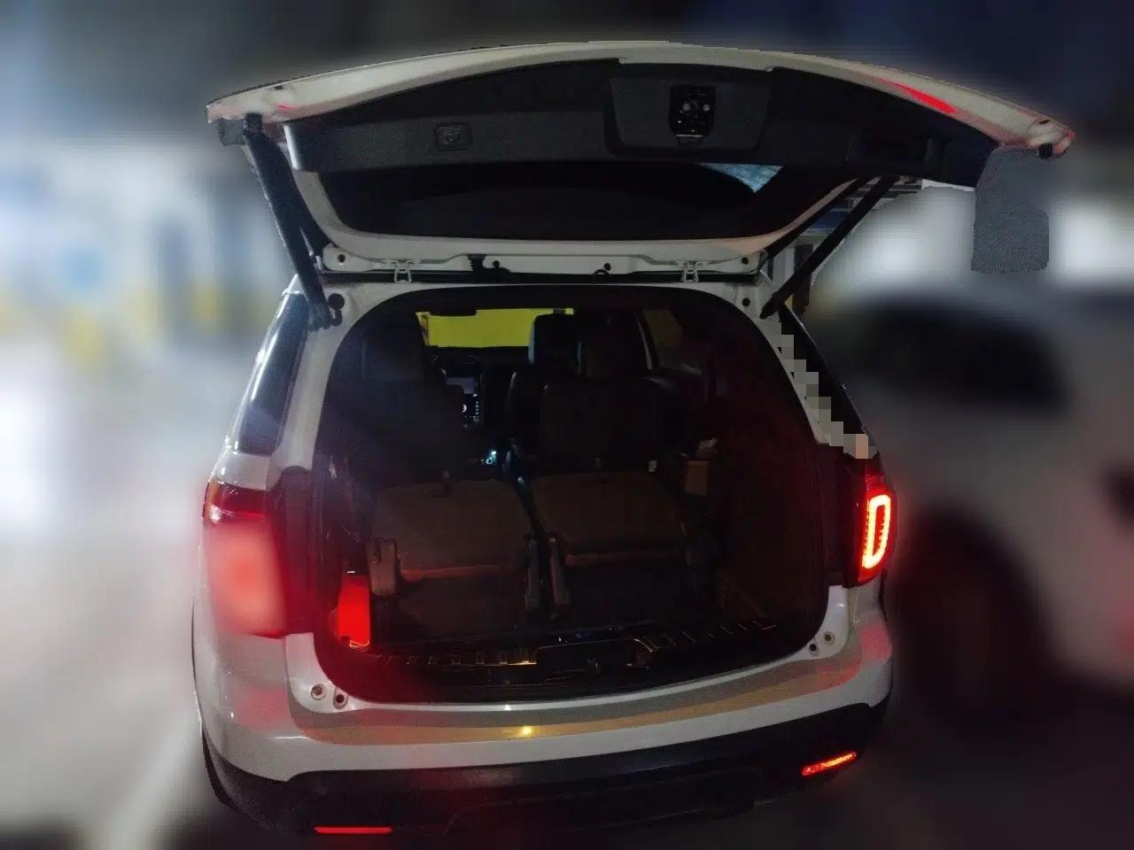 Ford Explorer 2013 3.5L Deluxe Model — миниатюра 20