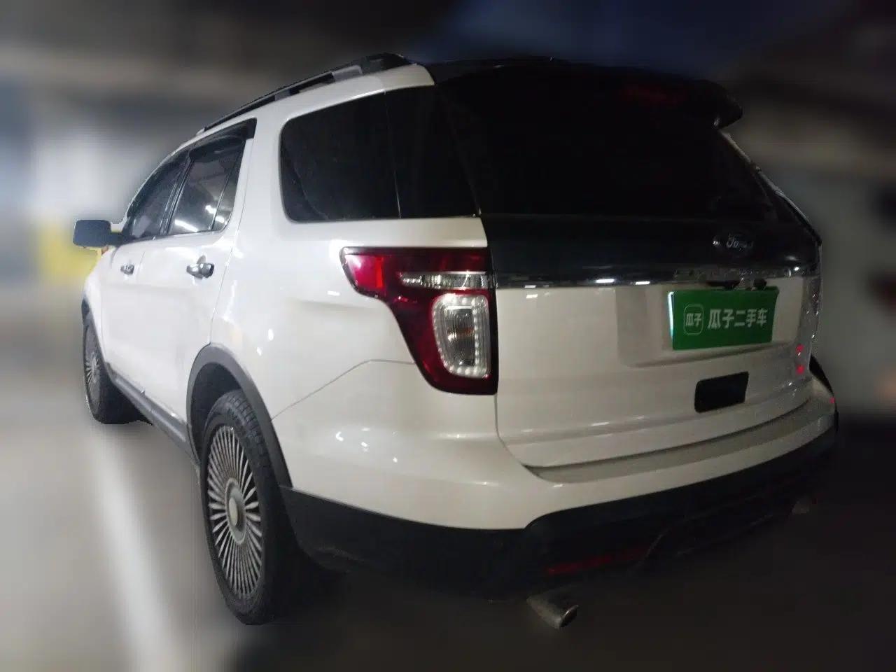 Ford Explorer 2013 3.5L Deluxe Model — миниатюра 4
