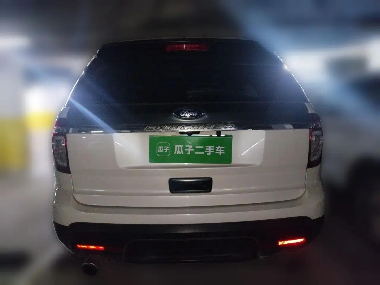 Ford Explorer 2013 3.5L Deluxe Model — миниатюра 5