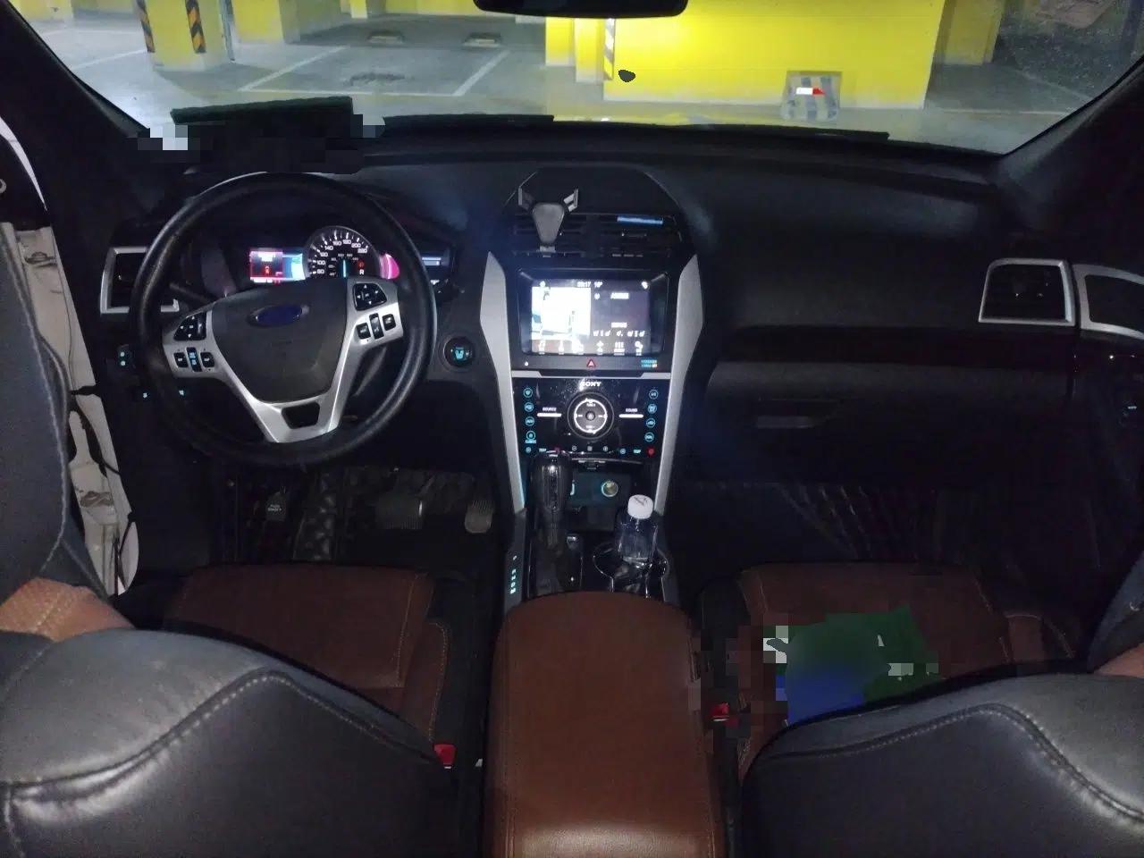 Ford Explorer 2013 3.5L Deluxe Model — миниатюра 10