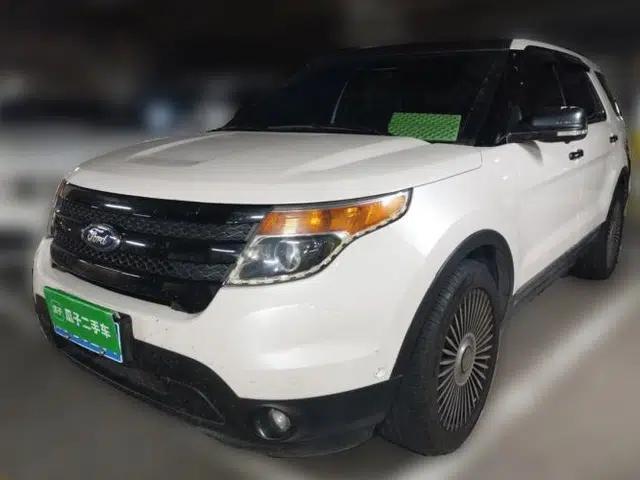 Ford Explorer 2013 3.5L Deluxe Model