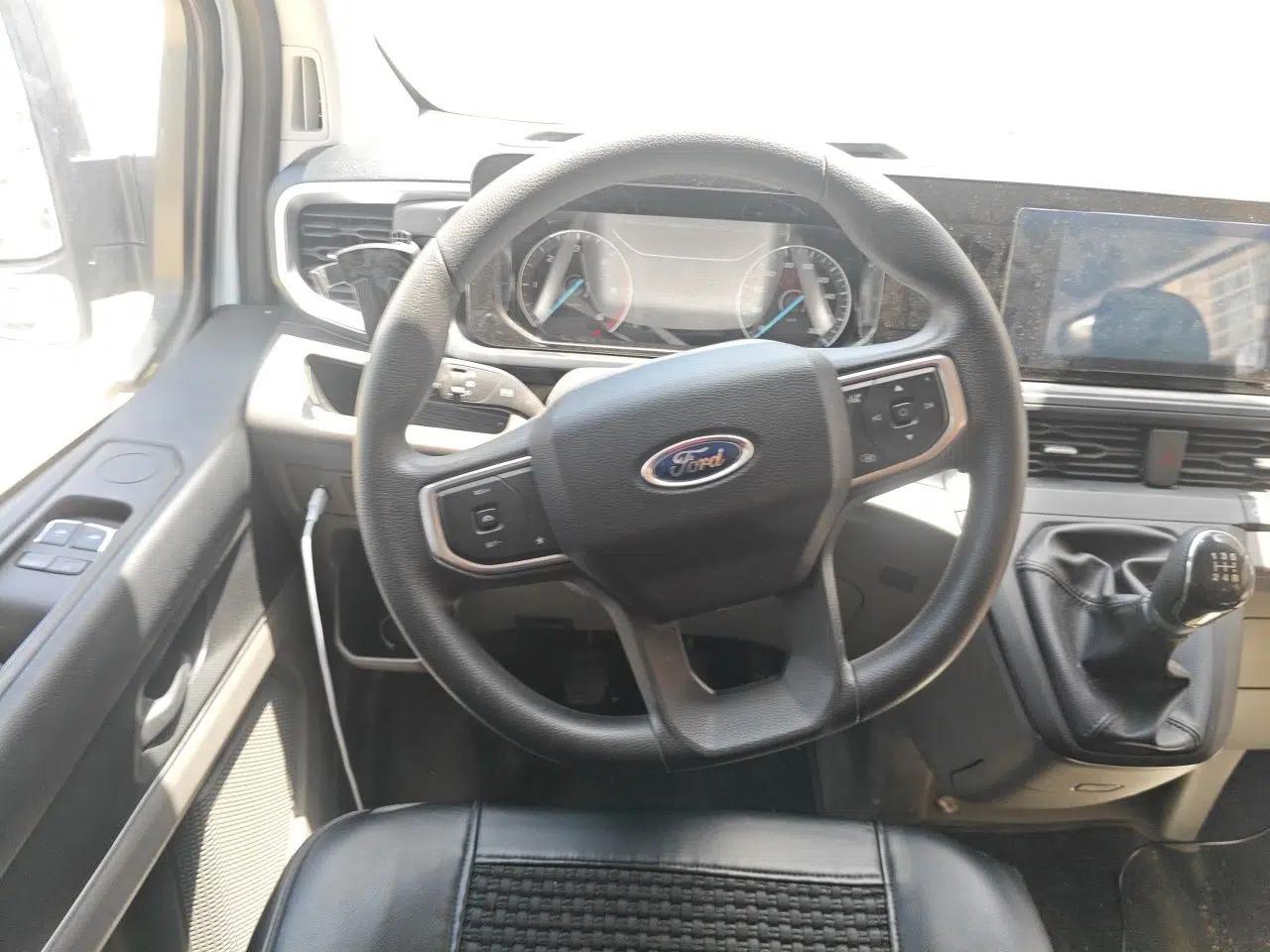 Ford Transit 2023 2.0T Diesel Manual Multifunction Commercial Vehicle Short Wheelbase Mid-Roof Design 5/6 Seats — миниатюра 11