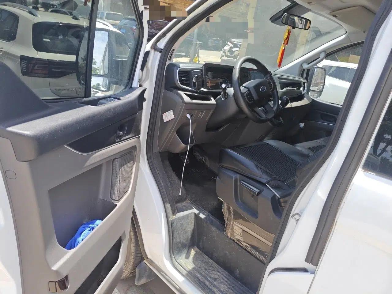 Ford Transit 2023 2.0T Diesel Manual Multifunction Commercial Vehicle Short Wheelbase Mid-Roof Design 5/6 Seats — миниатюра 17