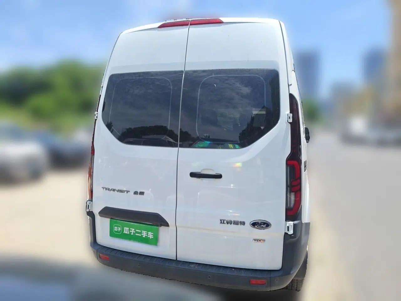 Ford Transit 2023 2.0T Diesel Manual Multifunction Commercial Vehicle Short Wheelbase Mid-Roof Design 5/6 Seats — миниатюра 5