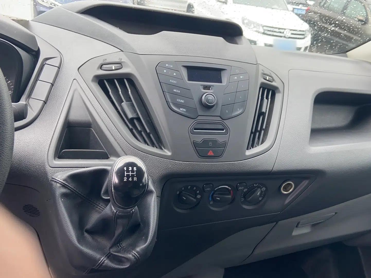 Ford Transit 2021 2.0T Diesel Manual Advanced Commercial Traveler Mid-axle Mid-roof 7-Seater China VI — миниатюра 19